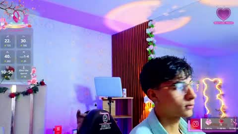 osamu_tay online show from May 29, 9:24 pm