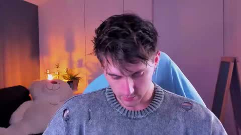 Oscar online show from November 2, 9:28 pm