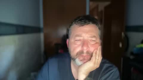 Snapshot of oscarbcncat chatting on May 20, 3:51 pm oscarbcncat online show from May 20, 3:51 pm