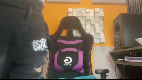 Oscar Steel Savage online show from February 3, 9:41 am