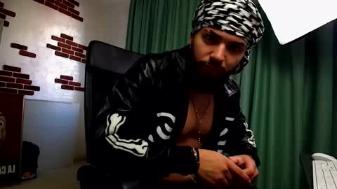 OscarWills online show from May 11, 5:24 am