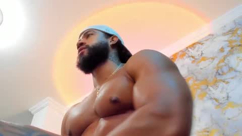 Snapshot of osher_cox chatting on February 10, 1:24 am osher_cox online show from February 10, 1:24 am