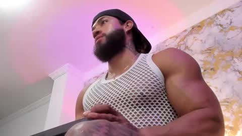 Snapshot of osher_cox chatting on February 25, 2:14 am osher_cox online show from February 25, 2:14 am