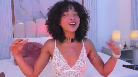 Oshun  online show from November 6, 12:50 pm