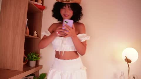 Oshun  online show from April 6, 11:55 am