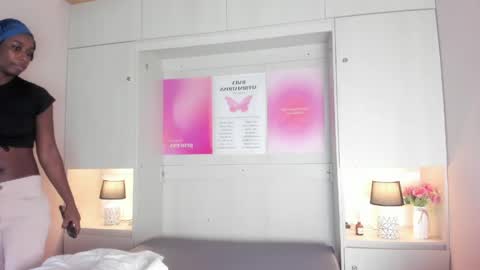 oshun_444 online show from April 10, 12:10 pm