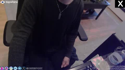 Snapshot of osirisbad chatting on January 25, 9:35 pm osirisbad online show from January 25, 9:35 pm