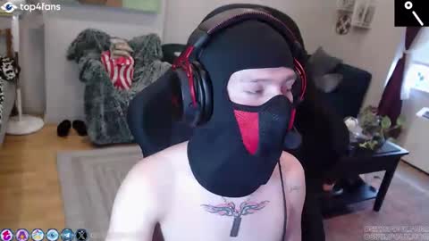 Snapshot of osirisbad chatting on February 2, 8:19 pm osirisbad online show from February 2, 8:19 pm