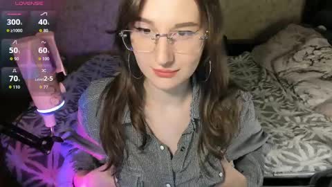 Snapshot of oskar_fucker chatting on May 6, 3:57 am Leliana online show from May 6, 3:57 am