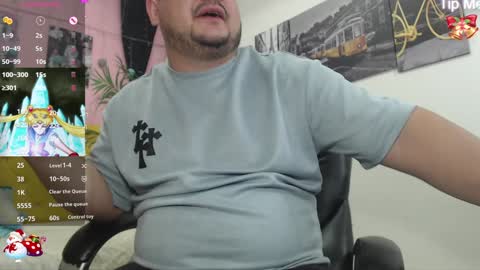 Snapshot of oso_gael chatting on December 17, 5:36 pm Bear Gael online show from December 17, 5:36 pm