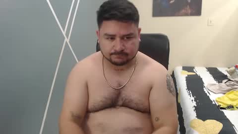 Snapshot of oso_gael chatting on January 22, 5:49 pm Bear Gael online show from January 22, 5:49 pm