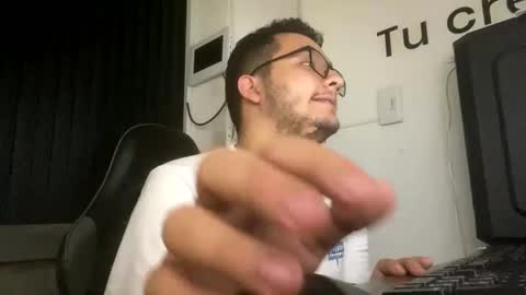 Snapshot of osomalicioso chatting on September 28, 3:28 pm juan online show from September 28, 3:28 pm