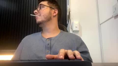 Snapshot of osomalicioso chatting on October 23, 4:56 am juan online show from October 23, 4:56 am