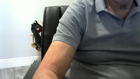 Ossi online show from January 10, 9:30 pm