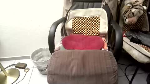 Snapshot of osterhaase chatting on February 9, 5:06 pm osterhaase online show from February 9, 5:06 pm