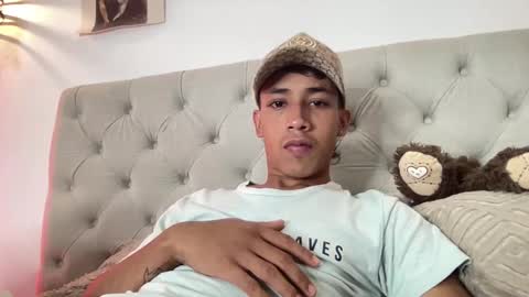 Snapshot of ostin_18hot chatting on November 14, 2:21 am ostin 18hot online show from November 14, 2:21 am