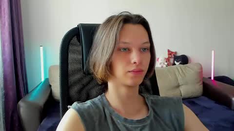 Snapshot of ostin_meoww chatting on April 29, 9:02 am Ostin online show from April 29, 9:02 am