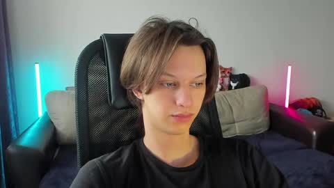 Snapshot of ostin_meoww chatting on May 21, 6:31 am Ostin online show from May 21, 6:31 am