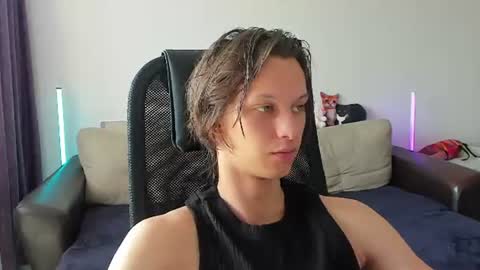 Snapshot of ostin_meoww chatting on June 10, 9:52 am Ostin online show from June 10, 9:52 am