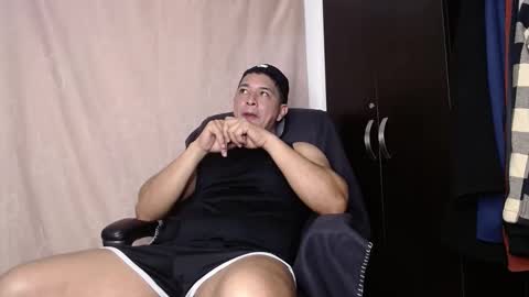 otto_stud online show from April 16, 4:13 am