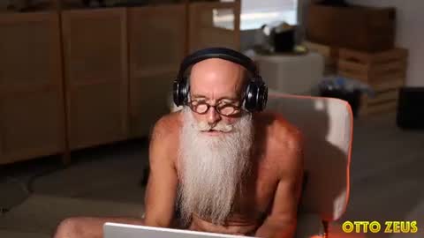 Snapshot of ottozeus chatting on July 14, 6:46 pm Otto Zeus online show from July 14, 6:46 pm