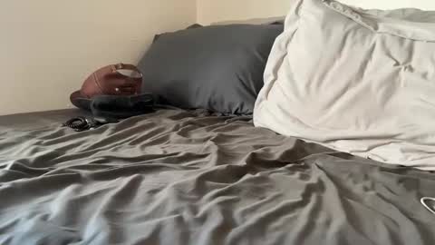 ouijaboi1122 online show from April 16, 8:20 pm