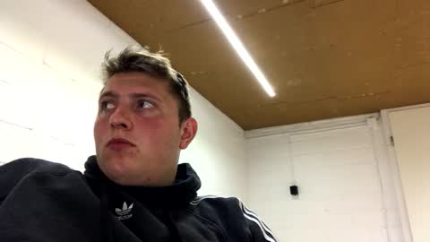 outflayd online show from April 18, 9:04 pm