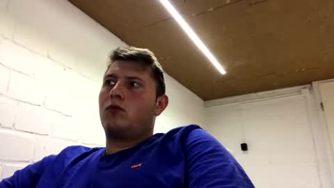 outflayd online show from April 22, 10:22 pm