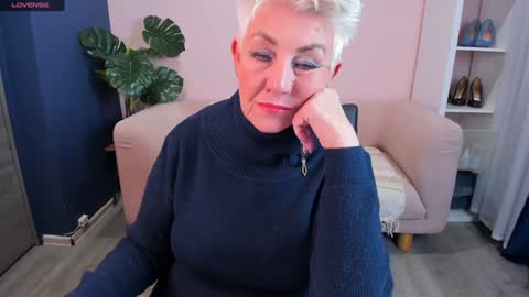 Snapshot of over50games chatting on January 13, 8:47 am Alla online show from January 13, 8:47 am