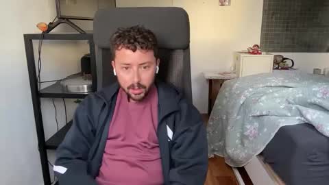 Snapshot of ovidius96 chatting on November 1, 3:36 pm ovidius96 online show from November 1, 3:36 pm