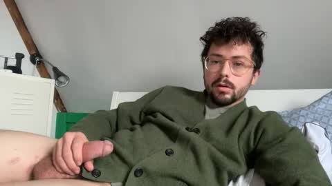 Snapshot of ovidius96 chatting on December 23, 10:02 am ovidius96 online show from December 23, 10:02 am