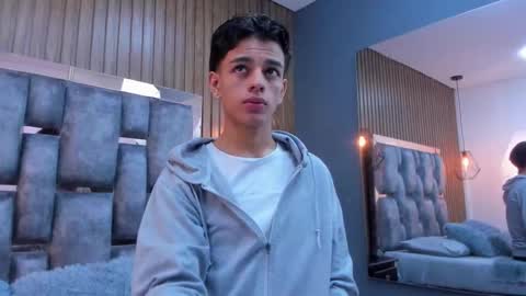 Owen Johnson online show from December 18, 11:38 am