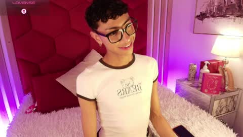 Owen online show from April 8, 3:06 am