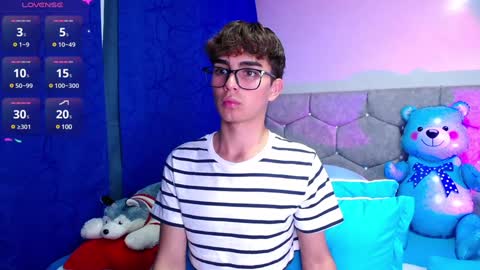 Owen  Independent model  online show from February 4, 6:04 am