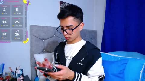 Owen  Independent model  online show from November 7, 3:28 am