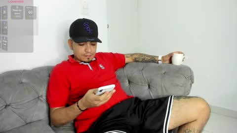 Snapshot of owensttone chatting on September 15, 3:39 am O W E N - S T O N E online show from September 15, 3:39 am