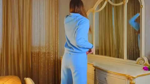 Snapshot of ozellaelazegui chatting on November 30, 8:40 am Call me Gabriela online show from November 30, 8:40 am