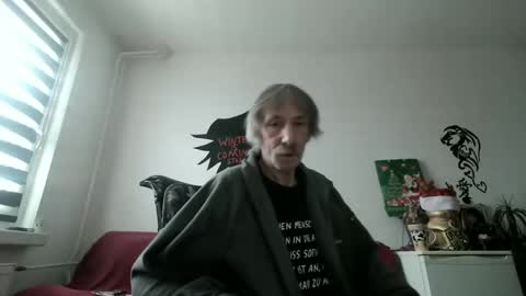 Snapshot of p83291869 chatting on February 1, 10:47 am p83291869 online show from February 1, 10:47 am