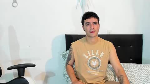 Snapshot of p_jhon chatting on January 8, 1:42 am P online show from January 8, 1:42 am