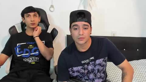 Snapshot of p_jhon chatting on January 22, 11:43 pm P online show from January 22, 11:43 pm