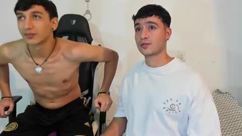 Snapshot of p_jhon chatting on February 12, 3:05 pm P online show from February 12, 3:05 pm