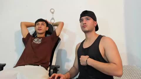 Snapshot of p_jhon chatting on February 14, 2:07 am P online show from February 14, 2:07 am