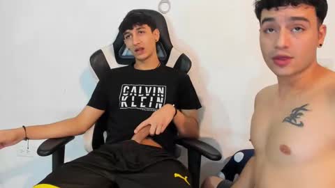 Snapshot of p_jhon chatting on February 17, 5:10 pm P online show from February 17, 5:10 pm