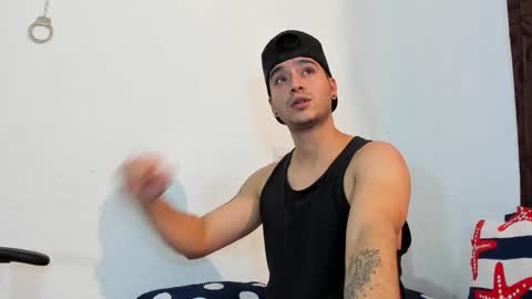 Snapshot of p_jhon chatting on February 20, 7:19 pm P online show from February 20, 7:19 pm