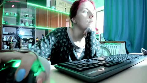 Ella online show from January 24, 1:25 pm