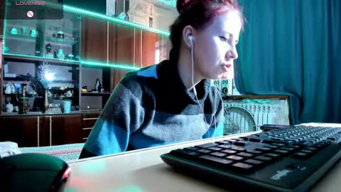 Ella online show from February 1, 7:47 am