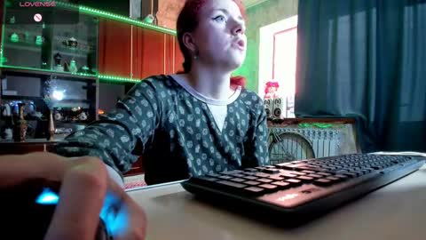 Ella online show from February 9, 1:03 pm