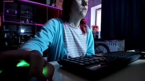 Ella online show from February 18, 9:32 am