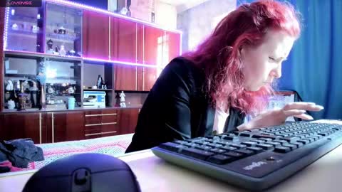 Ella online show from March 1, 11:28 am