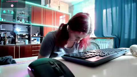 Ella online show from March 6, 1:14 pm